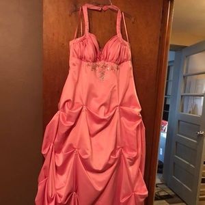 Floor length pink prom dress!